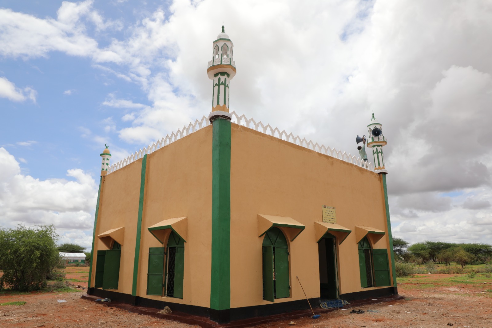 بناء مسجد باسم زينب ناصر خلف العنزي